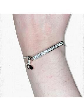 5680. Adjustable Butterfly Bracelet Silvertone